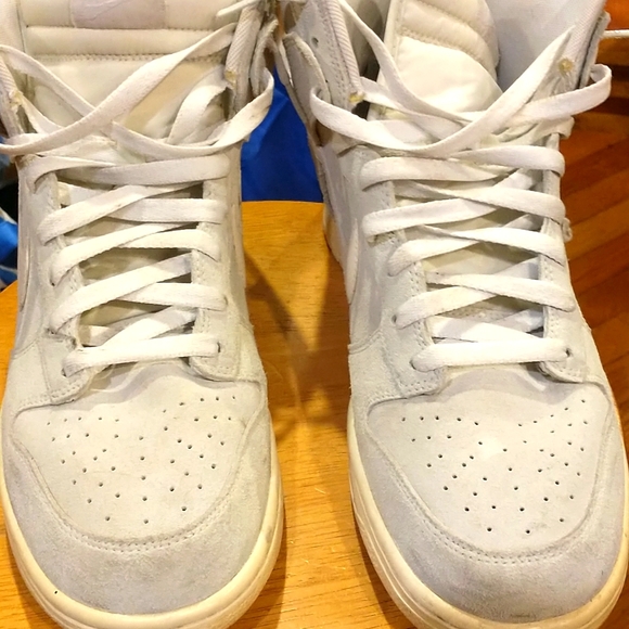 Unisex Sneakers!